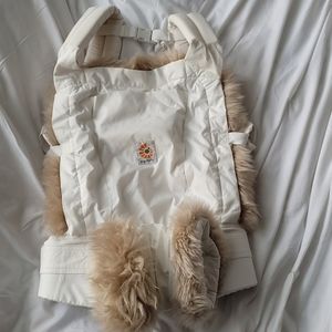 LTD EDT Winter White Ergo Carrier w/infant insert